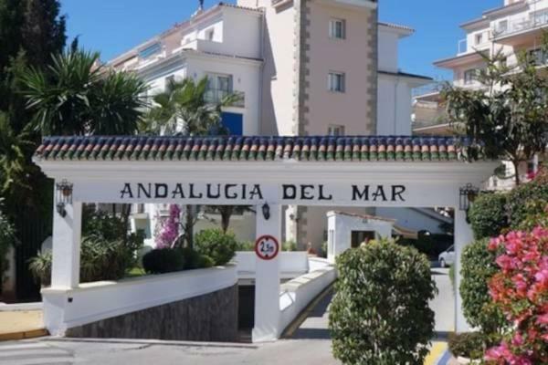Impresionante Loft En Puerto Banus A Pie De Playa Apartment มาร์เบยา ภายนอก รูปภาพ